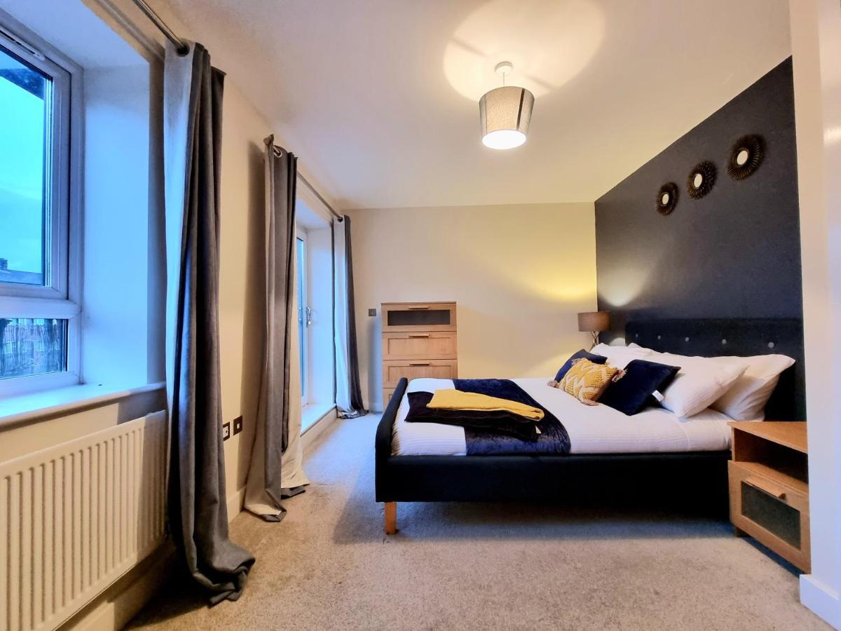 Luxury 2-Bedroom Service Apartment With Balcony 曼彻斯特 外观 照片