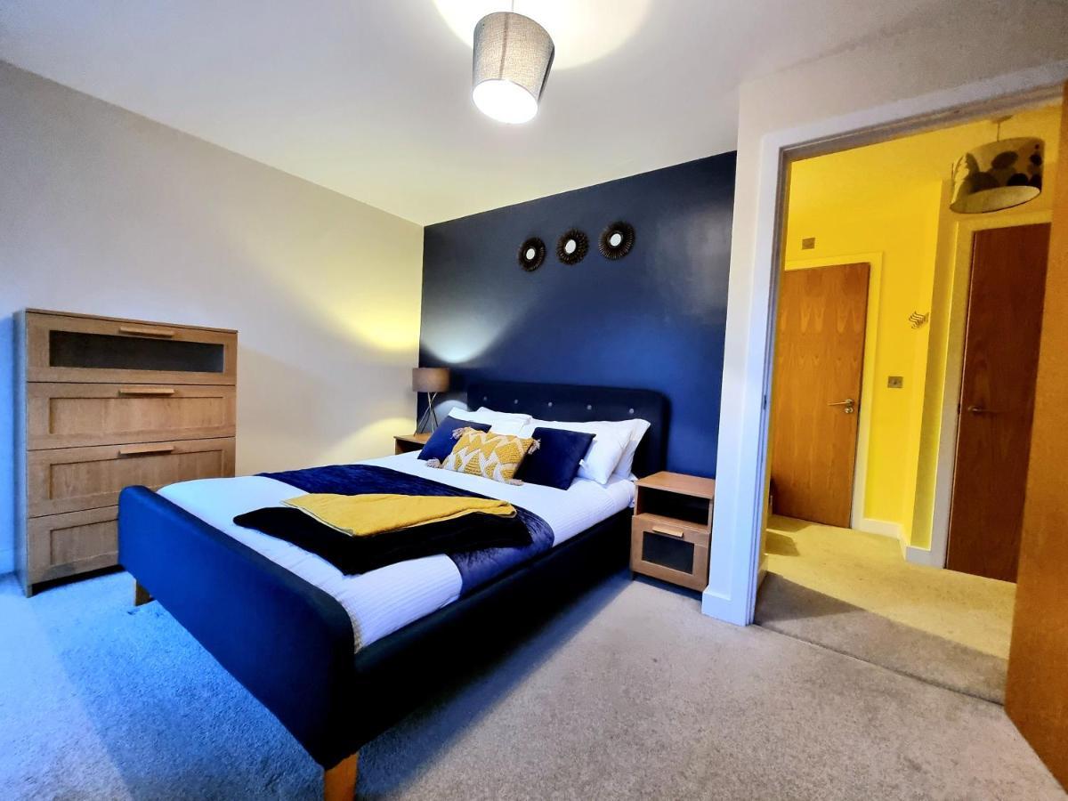 Luxury 2-Bedroom Service Apartment With Balcony 曼彻斯特 外观 照片