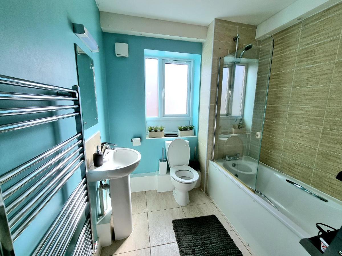 Luxury 2-Bedroom Service Apartment With Balcony 曼彻斯特 外观 照片