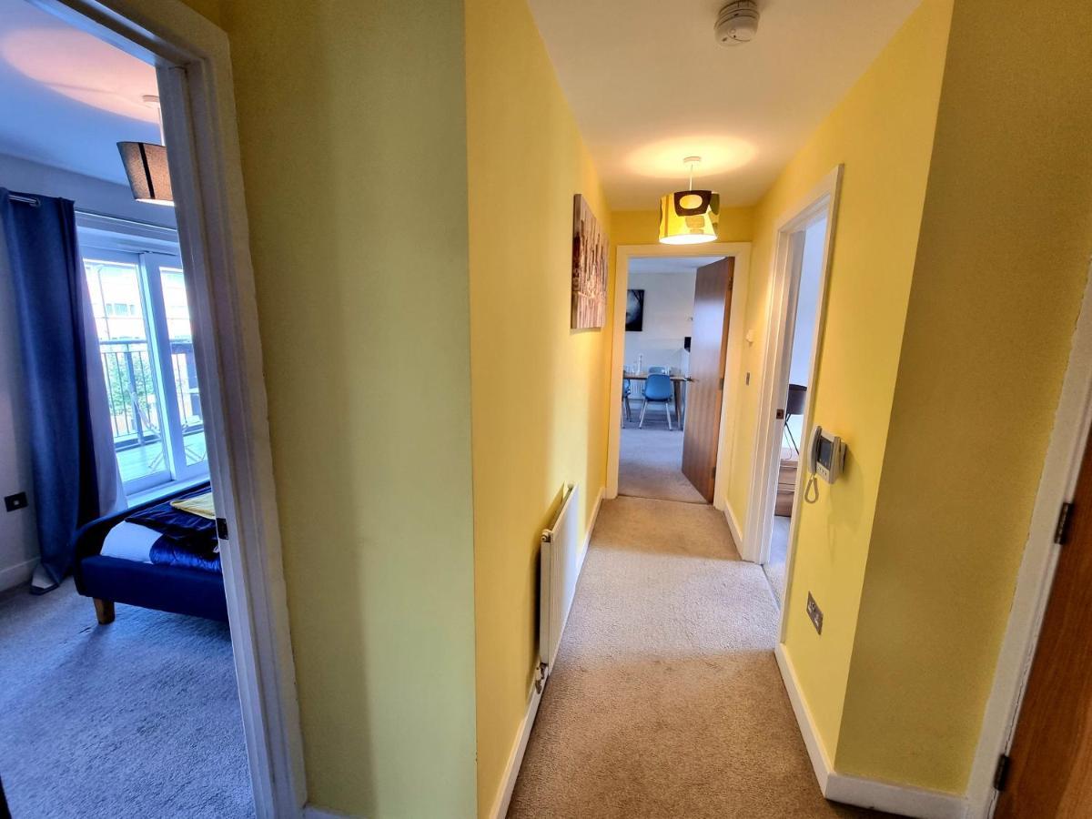 Luxury 2-Bedroom Service Apartment With Balcony 曼彻斯特 外观 照片